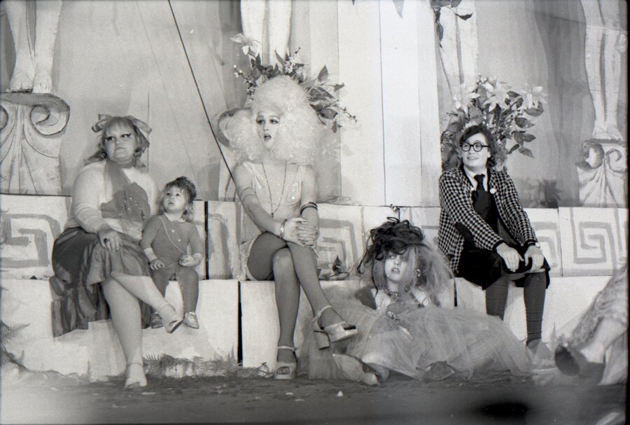 Clay Geerdes_Cockettes in HOT GREEKS (1972)