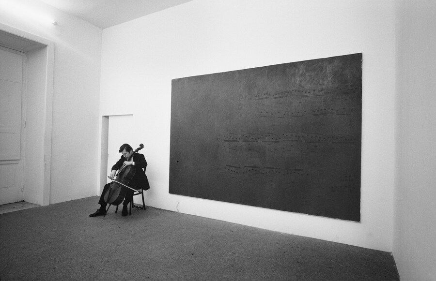 08 Jannis Kounellis, Senza titolo, . Modern Ar