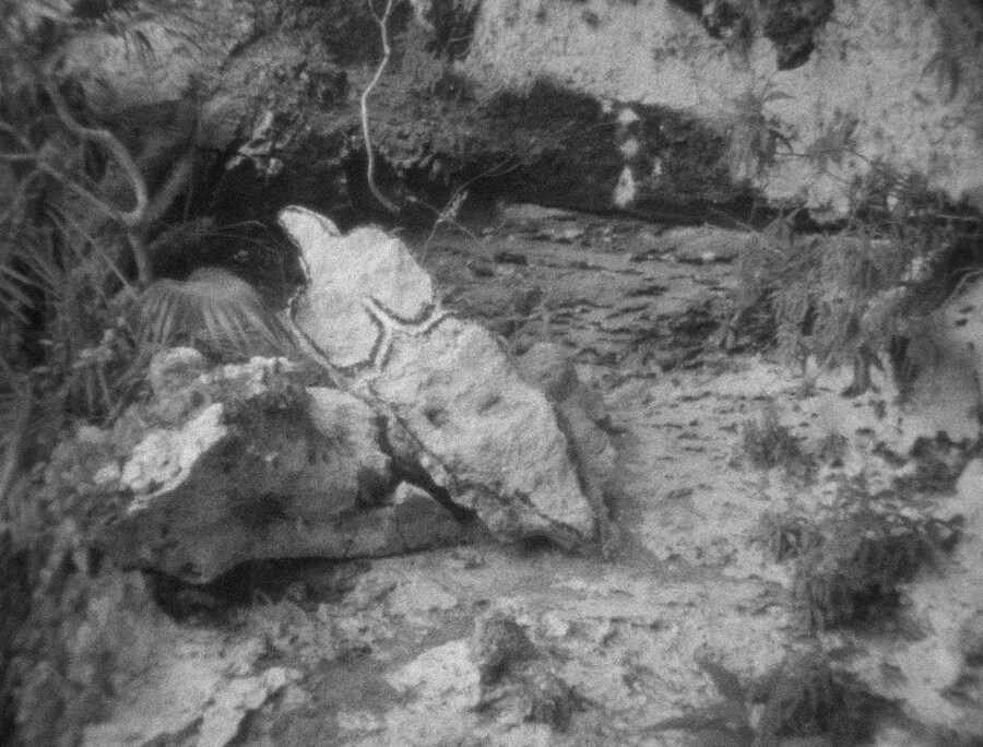 GP 1935 - Esculturas Rupestres (Rupestrian Sculptu