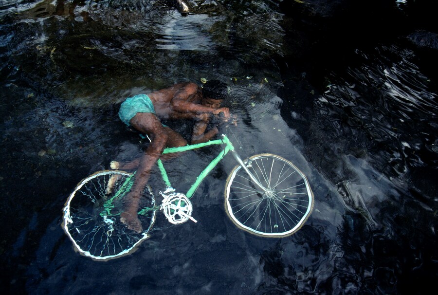 Bruno_Barbey-Magnum Photos PAR6731
