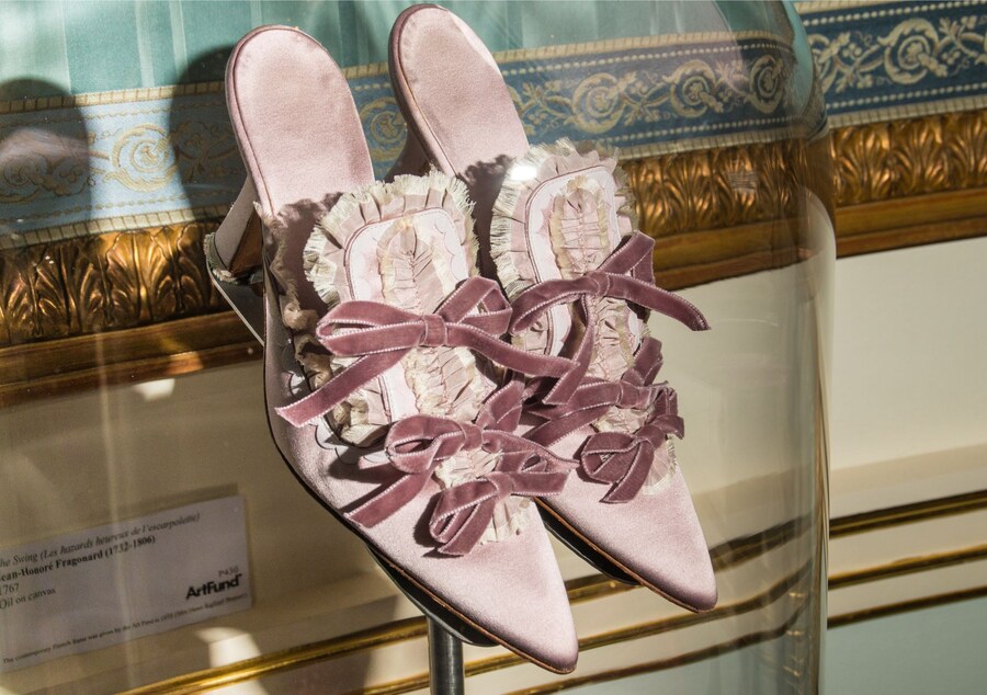 13_AlexanderCoggin_AnOther_Manolo