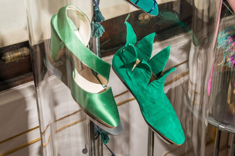 18_AlexanderCoggin_AnOther_Manolo