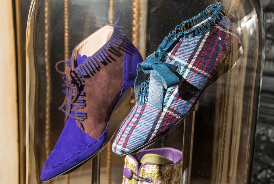 28_AlexanderCoggin_AnOther_Manolo