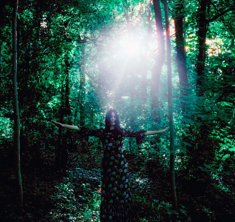 The Vampire’s Wife Susie Cave Interview Matthew Thorne AW19