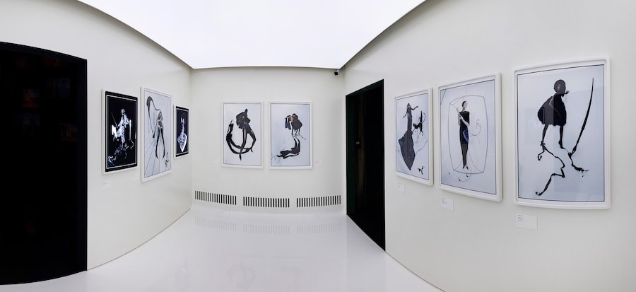 V&amp;A-Tim-Walker-Wonderful-Things-Exhibition-Install