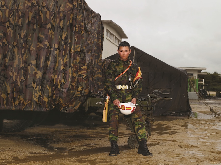 Heinkuhn Oh North South Korea border DMZ soldiers men