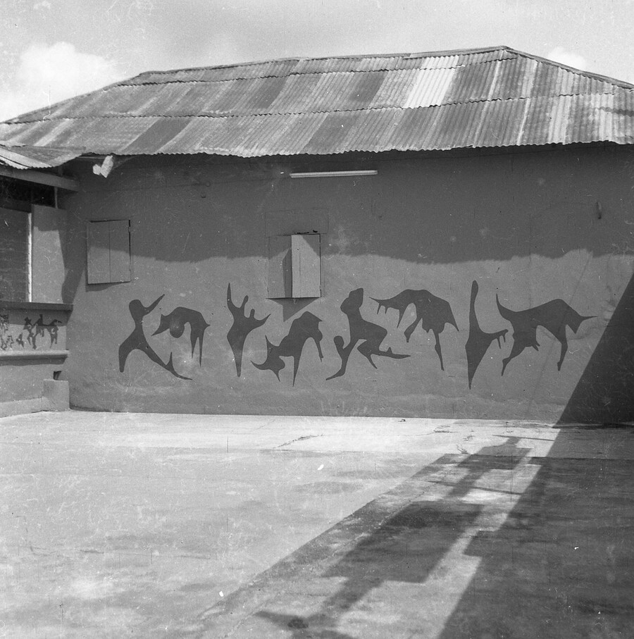 20. Interior courtyard of the Mbari Artists’ and W