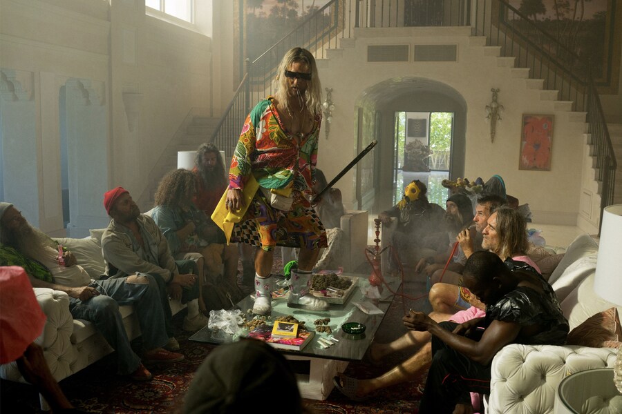 Matthew McConaughey in The Beach Bum (Blue Finch F