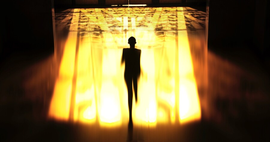 SAINT-LAURENT__SELF05_HR_01