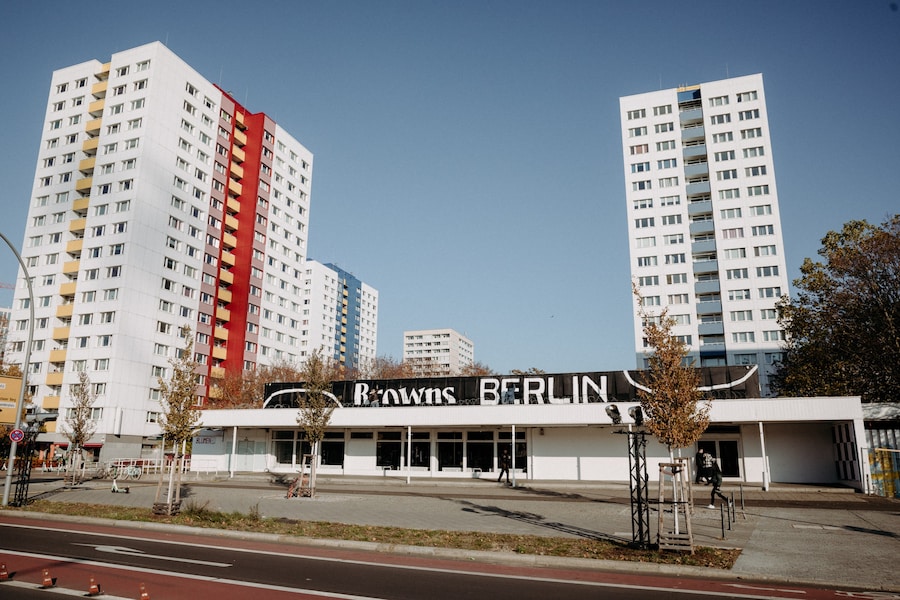 samuelsmelty_brownsfashion_berlinpopup_setup-9450