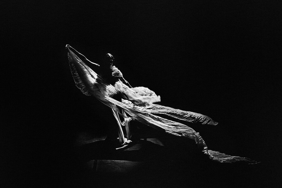 maliphantworks3 Russell Maliphant Dana Fouras dance