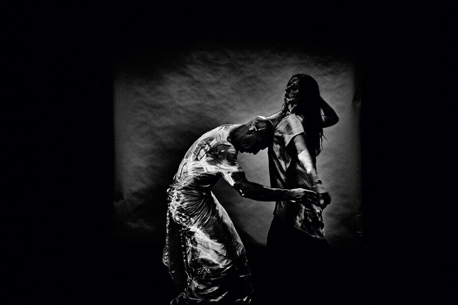 maliphantworks3 Russell Maliphant Dana Fouras dance