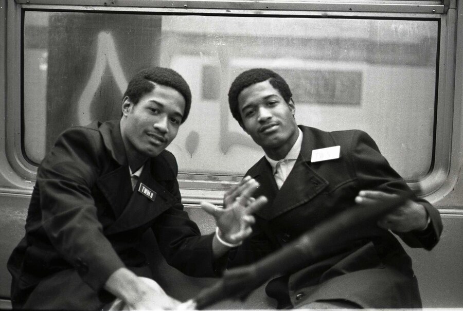8_Jamel Shabazz_Twin 1 &amp; Twin 2, Brooklyn, NYC 198