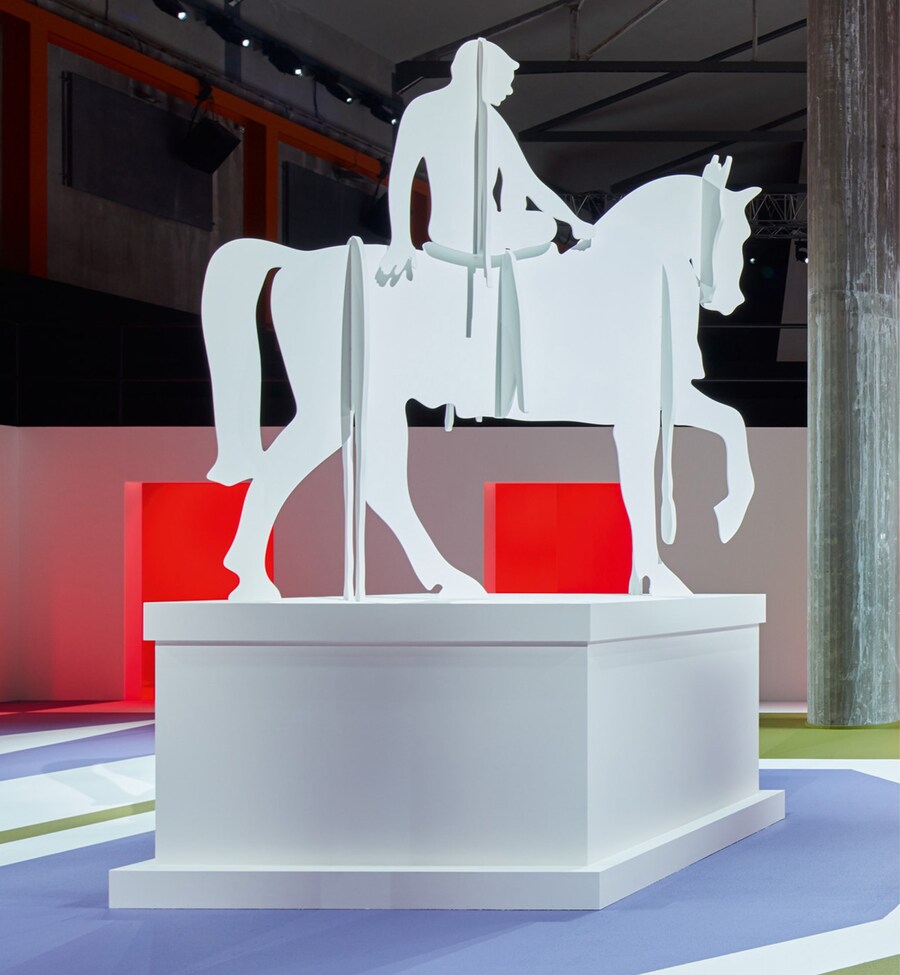 AMO - Rem Koolhaas, Anti-Hero Statue, Men&#39;s show c