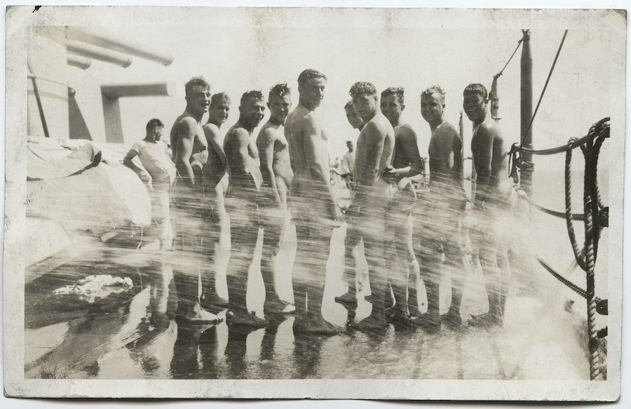 va_WWII_naked_soldiers_142