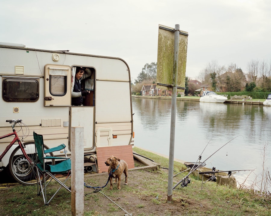 Chloe_Dewe_Mathews_Thames_Log_07