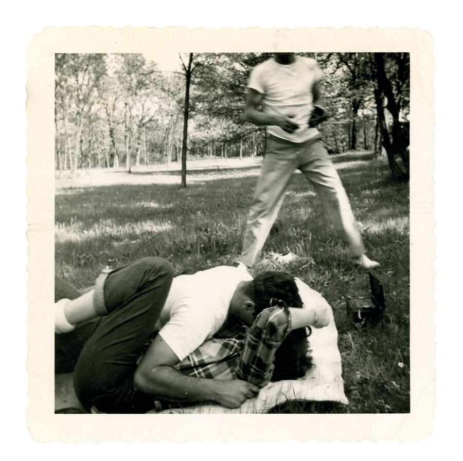 People Kissing: A Century of Photographs