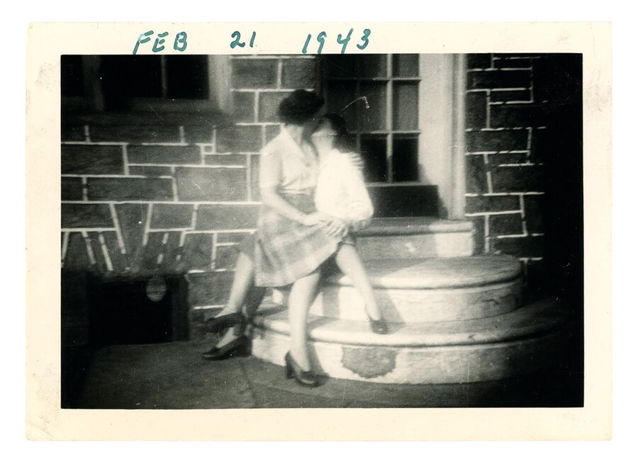 People Kissing: A Century of Photographs