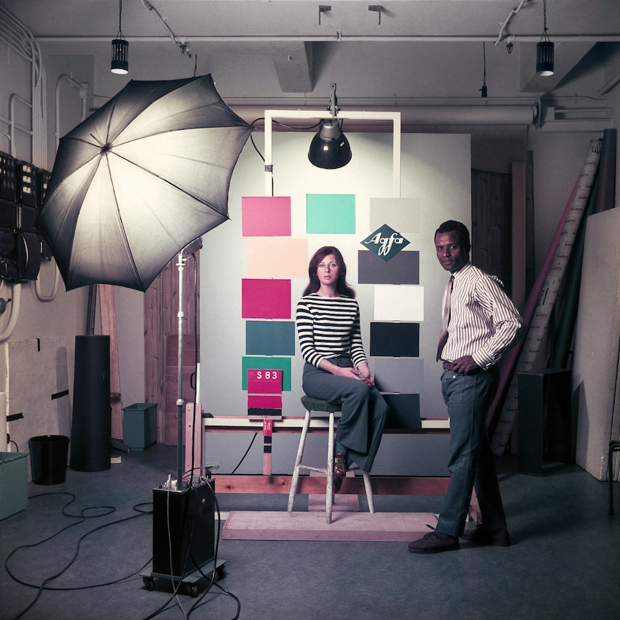web James Barnor at the studio Agfa-Gevaert in Mor