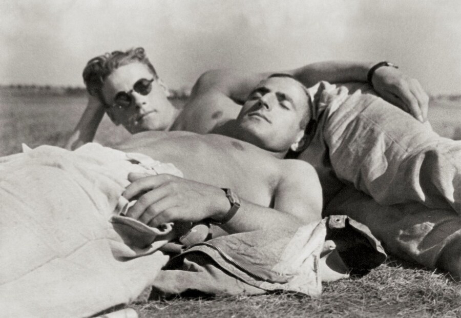 LOVING A Photographic History of Men in Love