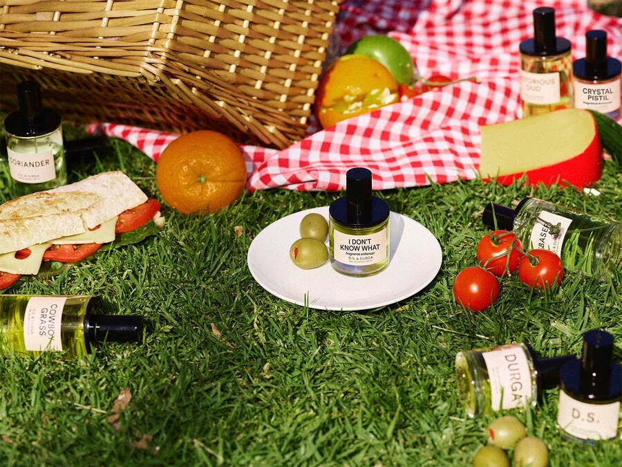 04_option2_ADEdit_©SCOTTIECAMERON_DS&amp;Durga_Picnic3