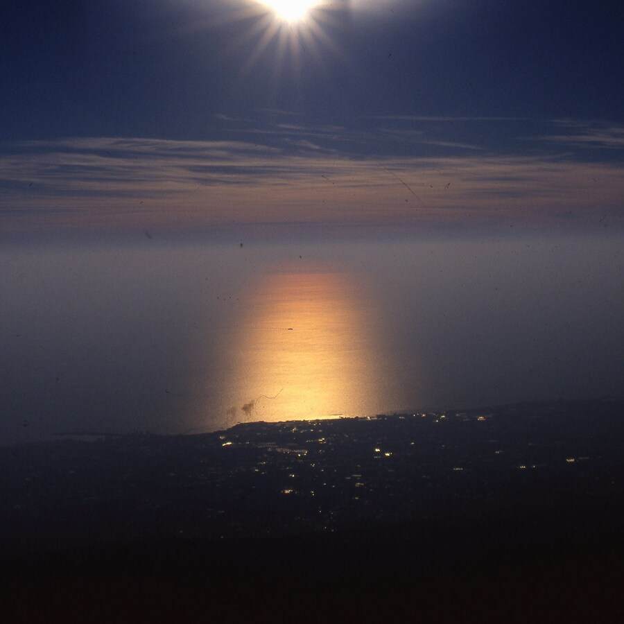 Magnum Square Print Sale: On the Horizon