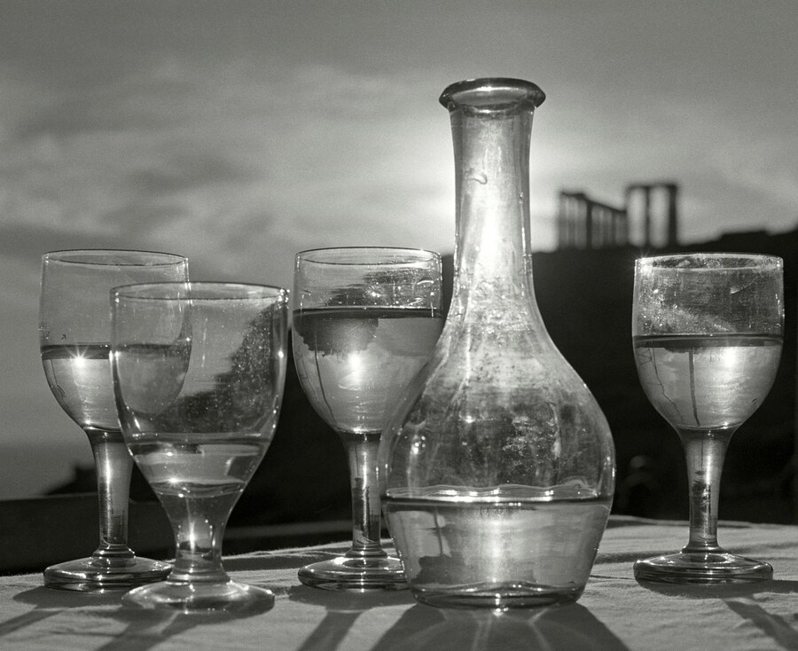 HLi_F_248_HERBERT_LIST_Taverna_below_the_Poseidon_