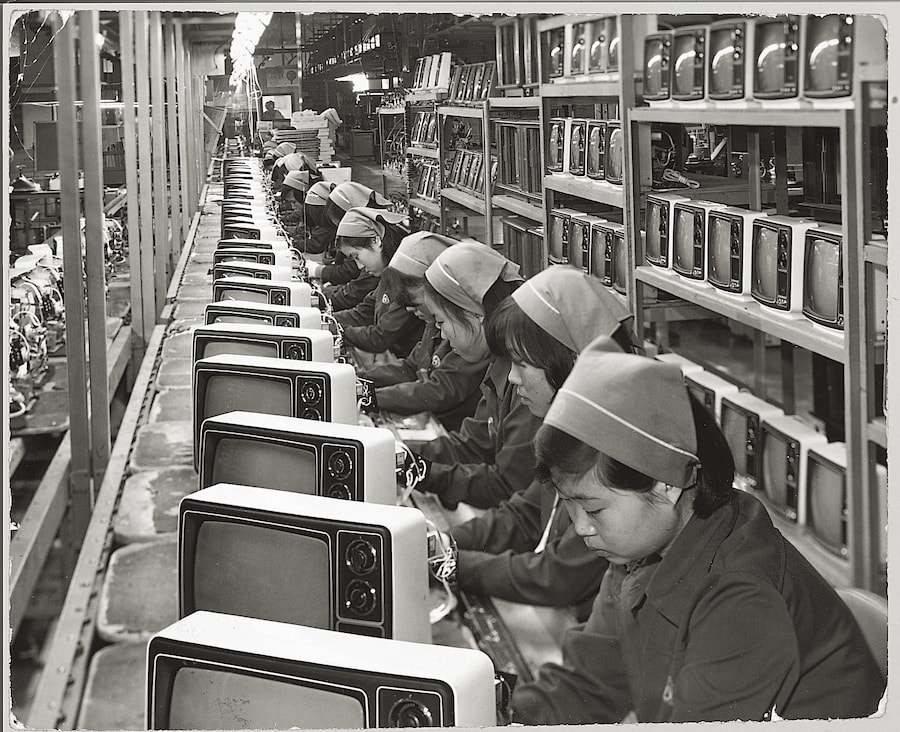 Samsung Electronics’ TV production line, 1970s. Co