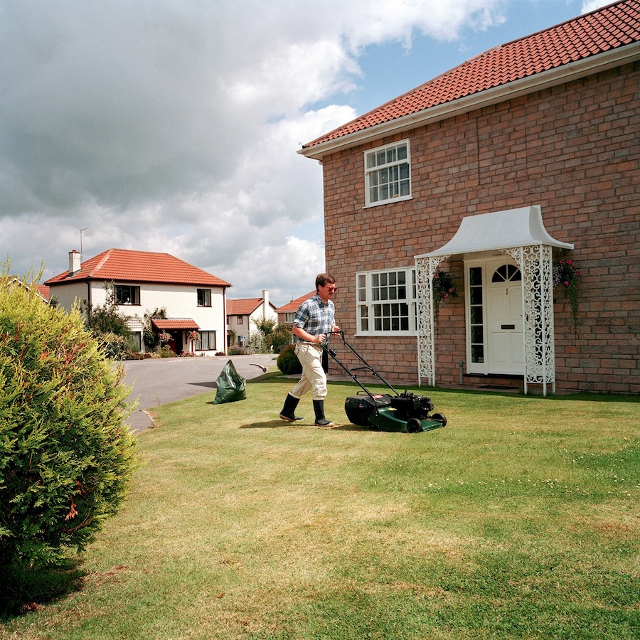 low Mowing the lawn_Chew Stoke_Martin Parr