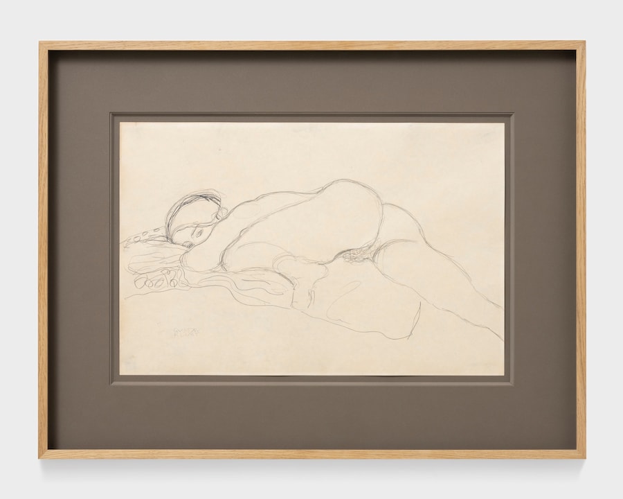 Klimt, Gustav_Auf dem Bauch Liegender Akt mit Ange
