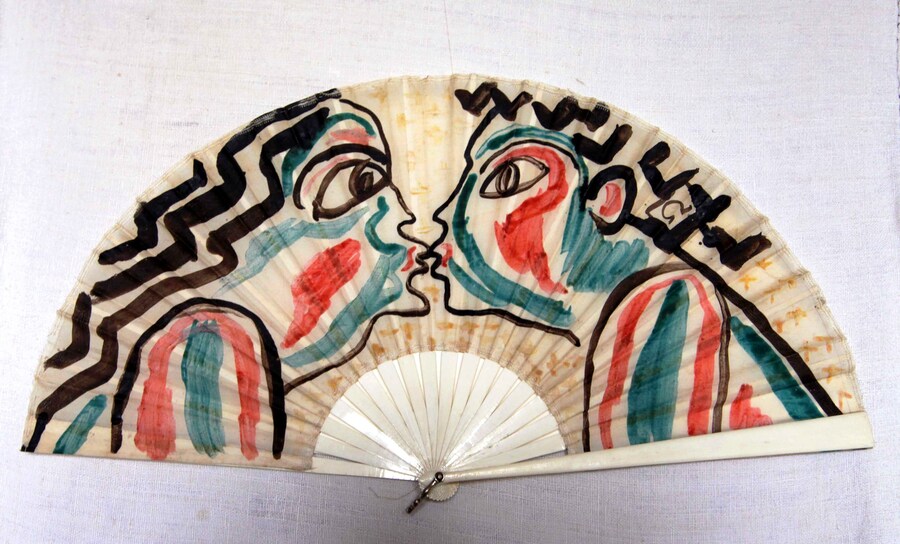 Bring No Clothes: Bloomsbury and the Philosophy of Fashion