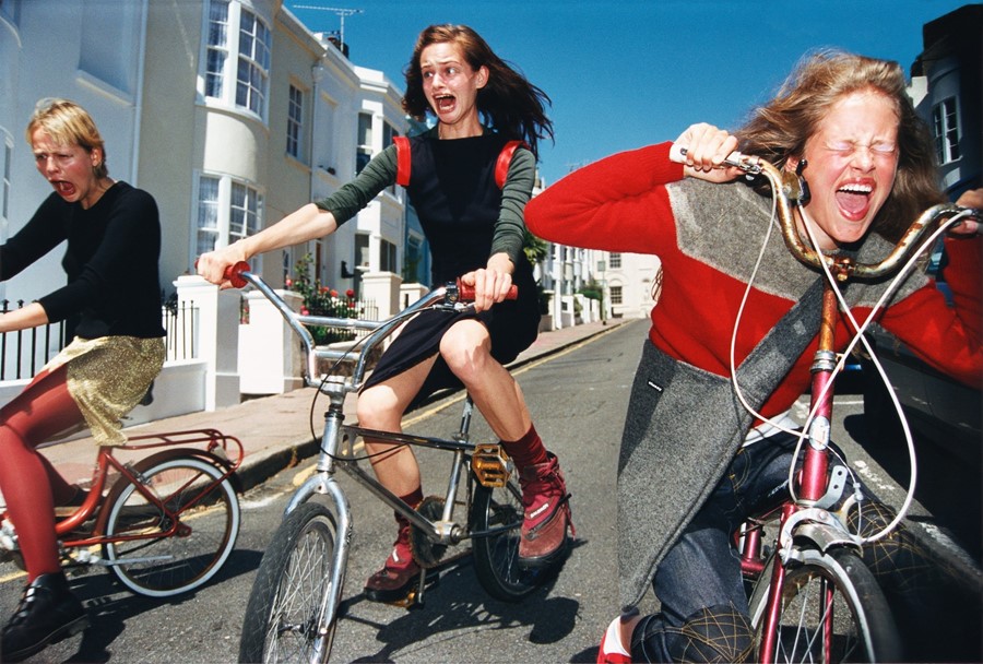 Elaine Constantine, Girls on Bikes, 1997