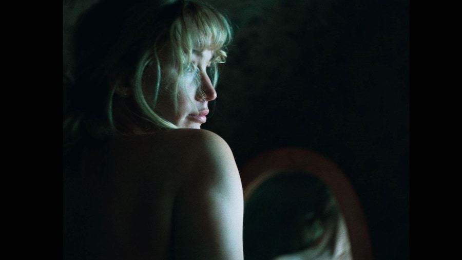 Die, My Love Review: Lynne Ramsay’s Elemental Study of a Woman in Freefall