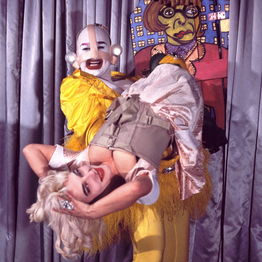 Dick Jewell: Retrospective at Grace&#39;s Mews DoBeDo