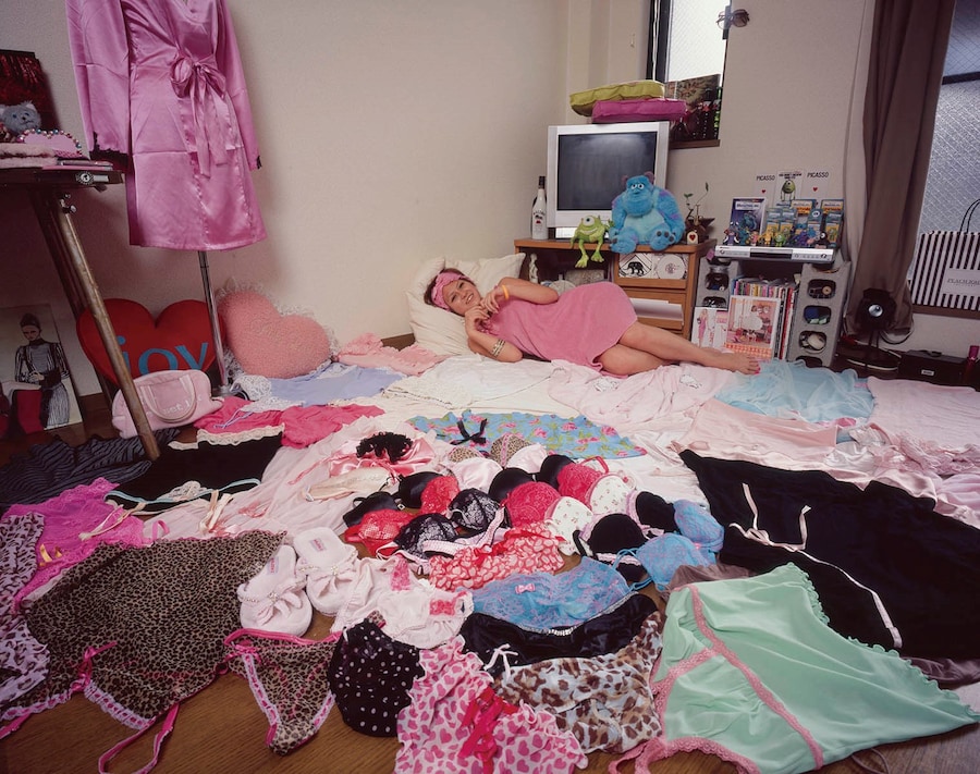 Happy Victims by Kyoichi Tsuzuki