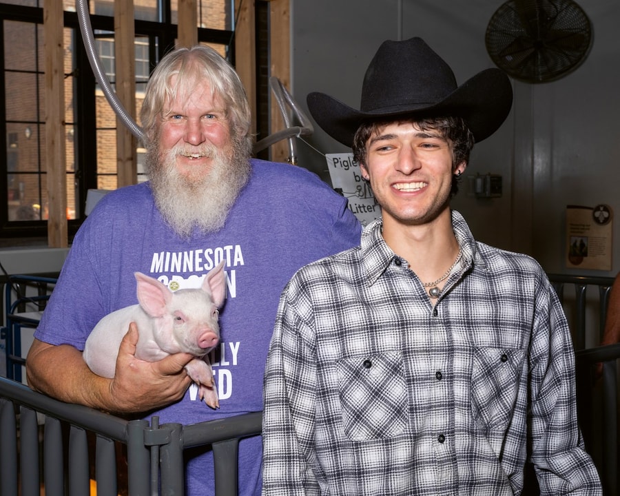 ManII04_COV4_AlecSoth_EllieGraceCumming_23