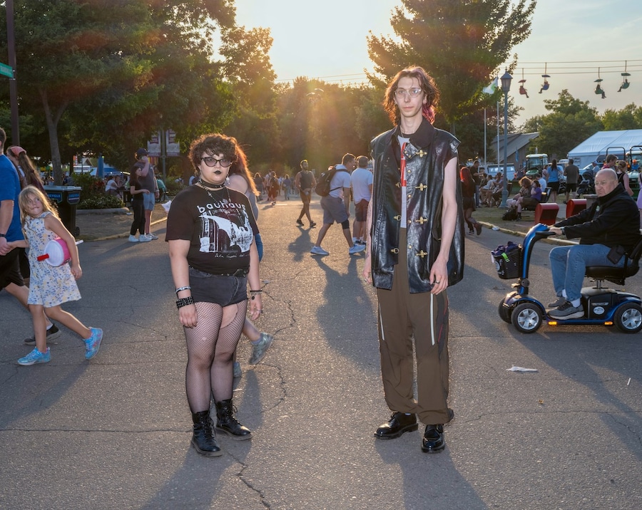 ManII04_COV4_AlecSoth_EllieGraceCumming_13