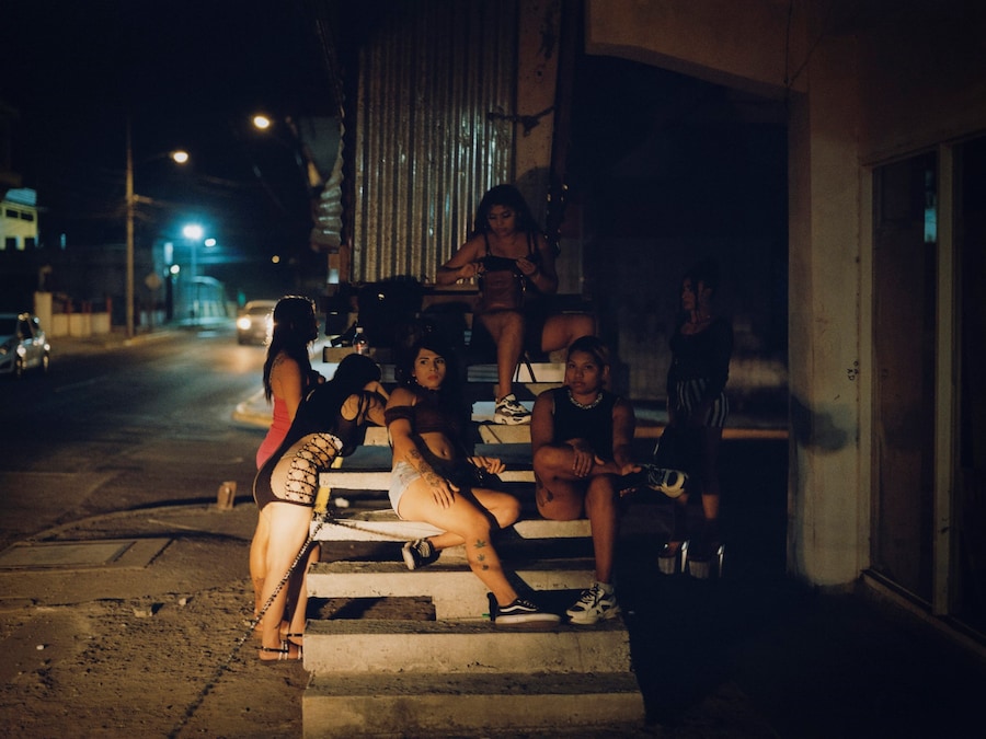 Tambi&#233;n Somos Mujeres by Constanze Han