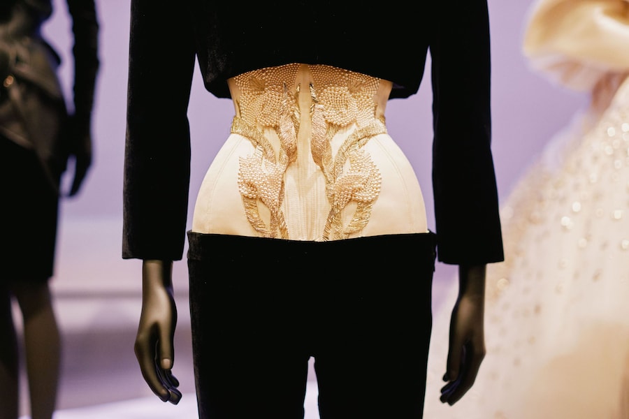 Schiaparelli: Fashion Becomes Art 