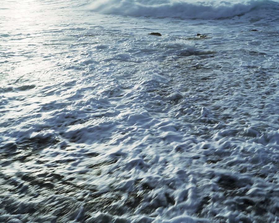 New Waves by Takashi Homma