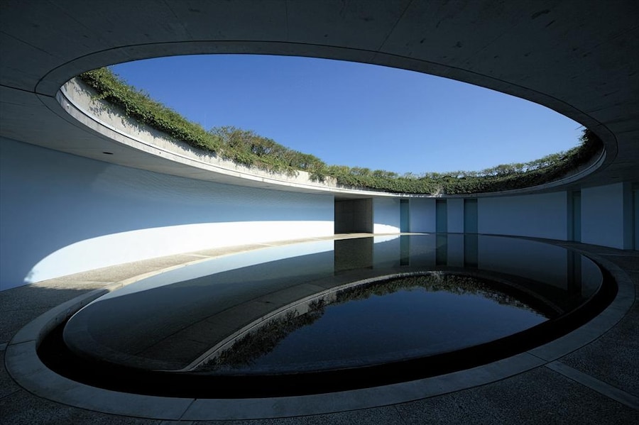 The sky reflected in the pond of the Benesse House Oval