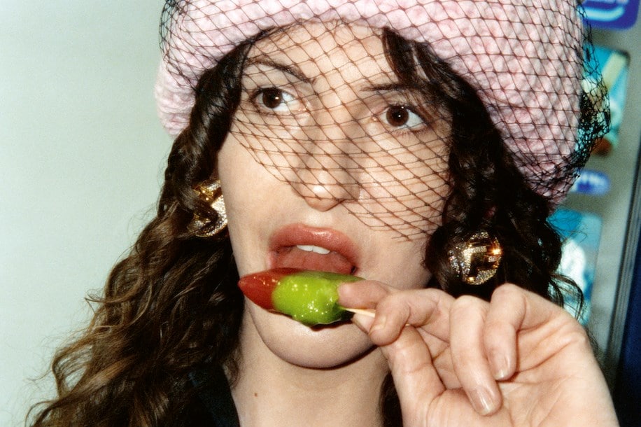 Nog een liefde: een doorschijnende hoed