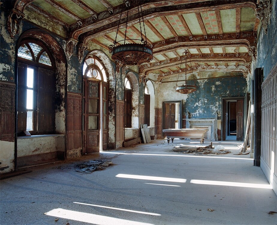 Line and Law, Italy, 2009