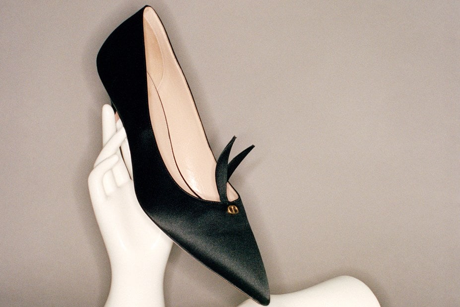 Een andere liefde: een pomp met konijnenoren