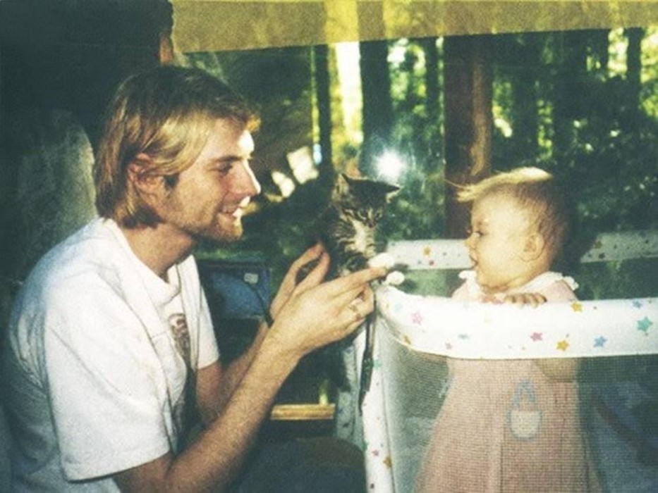 Kurt Cobain with Frances Bean and a kitten
