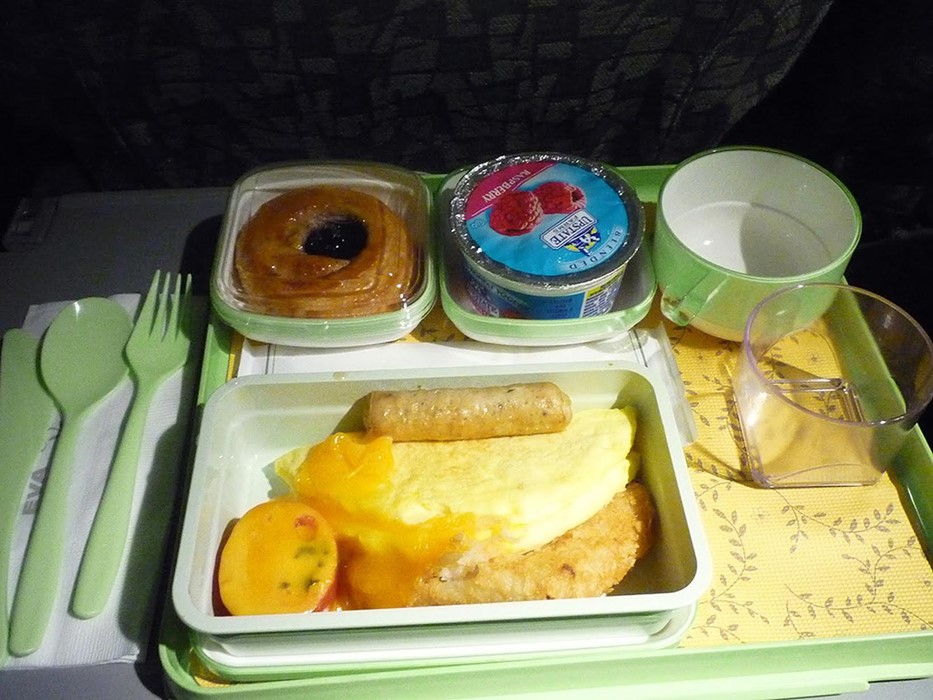 Oddly Compelling Photographs of Airline Meals | AnOther