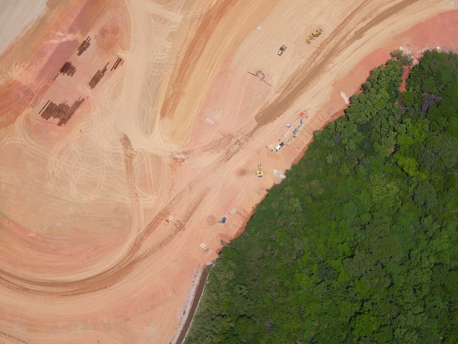 Giles Price - Morar Olimpiadas - Site clearing for