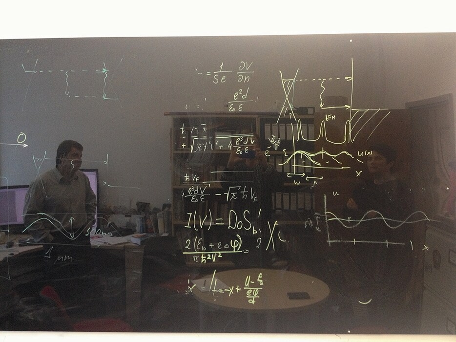Konstantin Novoselov and Cornelia Parker in collaboration.