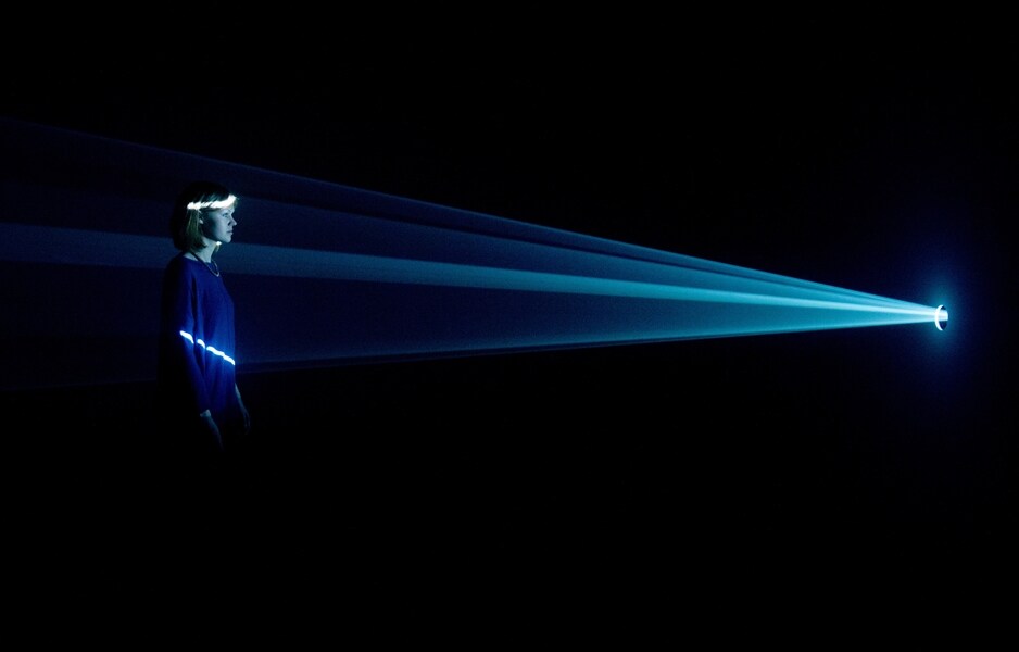 Anthony McCall, You and I, Horizontal (2005)