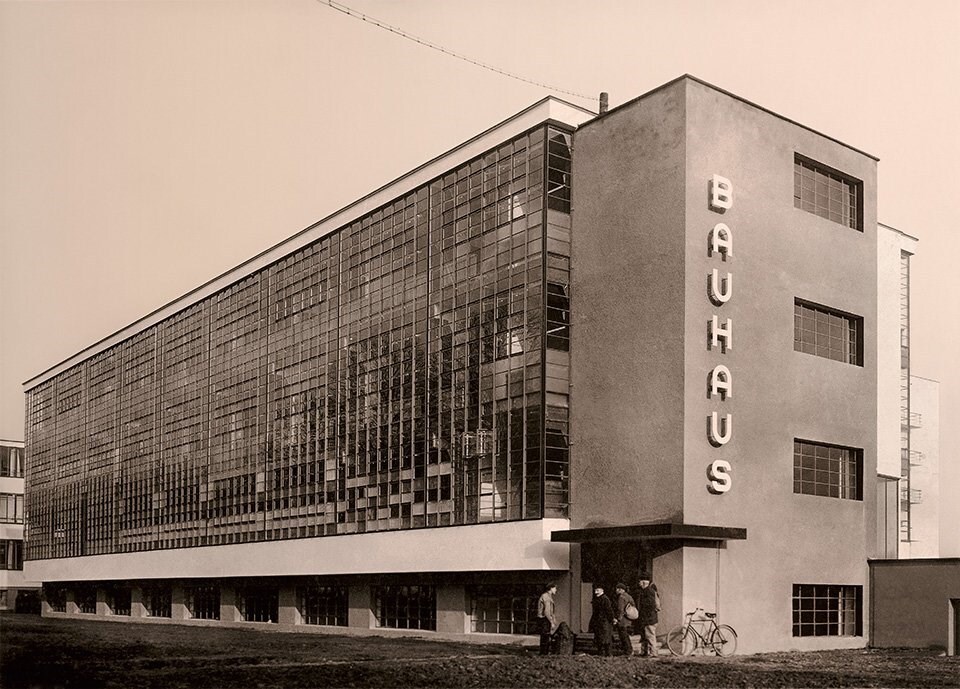 fp_bauhaus_backcover_1812171106_id_1233400
